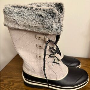 Khombu Emily Women's Suede Faux Fur Waterproof Snow Boots Size 7 EUC